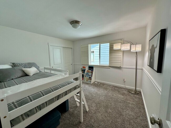 Building Photo - Charming 6 beds 2.5 bath house in Bothell!