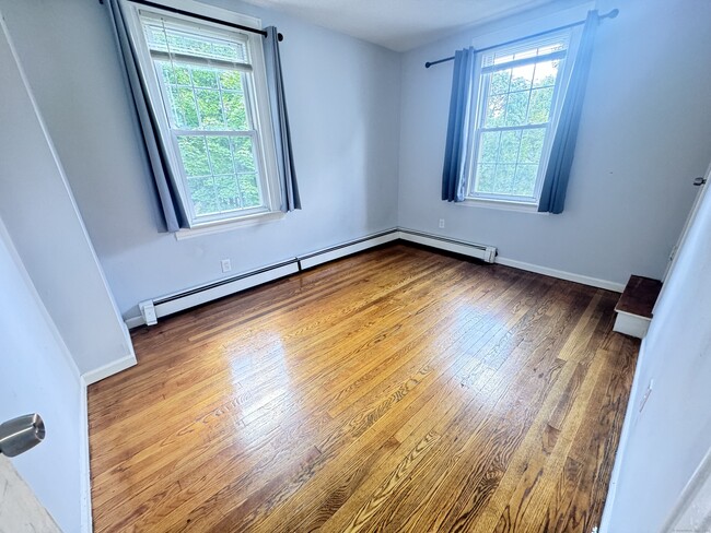 Building Photo - 26 Bradley Ave