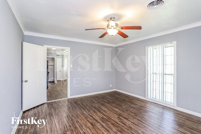 Building Photo - 1225 19th Ave N