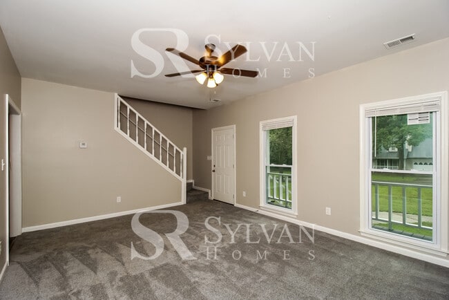 Building Photo - Enjoy living the good life in this 3 bedroom, 2 bathroom home