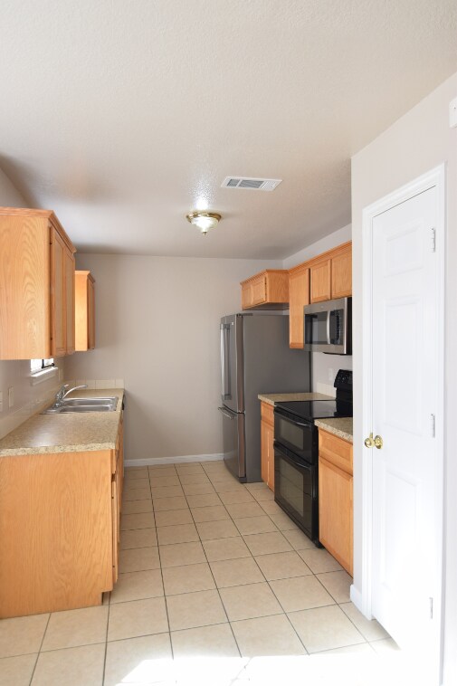 Building Photo - 2509 Saulsbury Dr