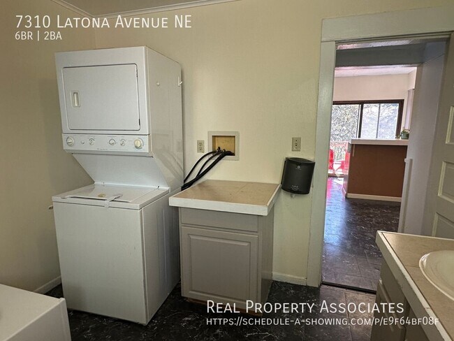 Building Photo - 7310 Latona Ave NE