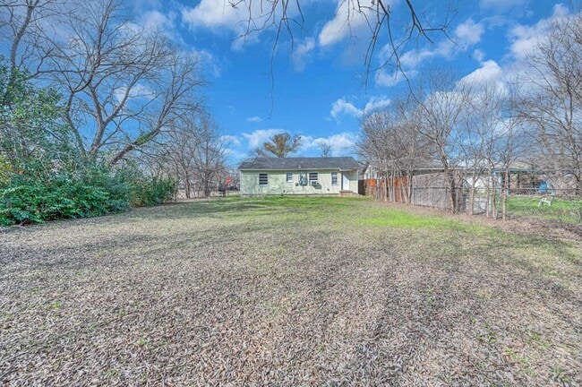 Building Photo - Cozy 2 BD 1 BA Home in Waco