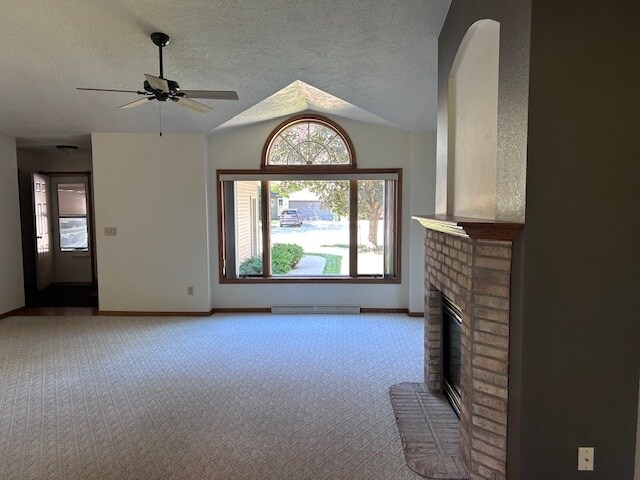 Living Room - 817 Thelosen Dr