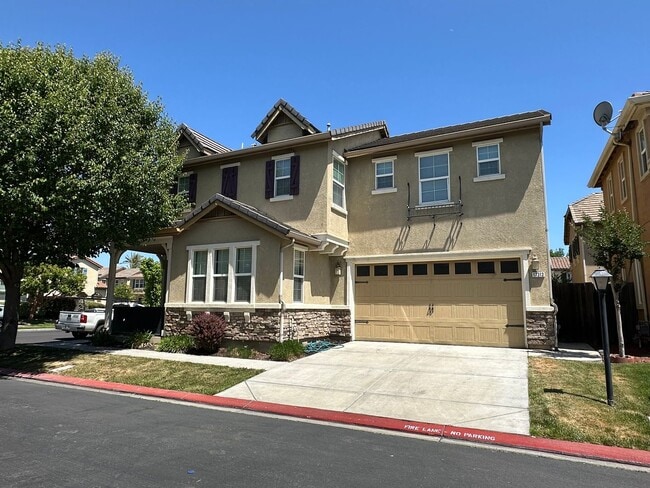 Primary Photo - Lovely home with all new appliances and la...