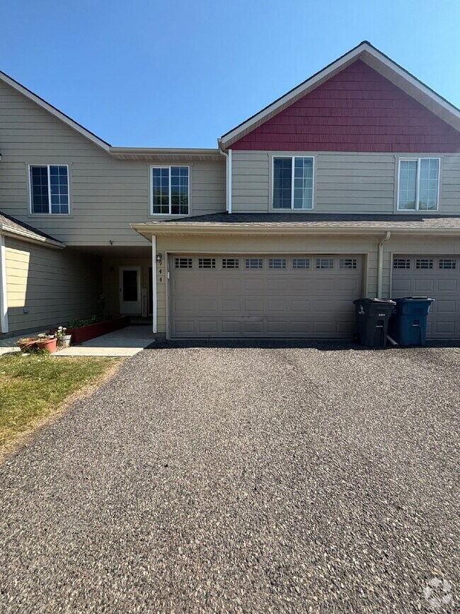 Building Photo - Charming 3-Bedroom 2.5 Bath retreat in Be...