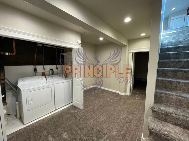 Building Photo - Charming 2-Bedroom Home on the Flats