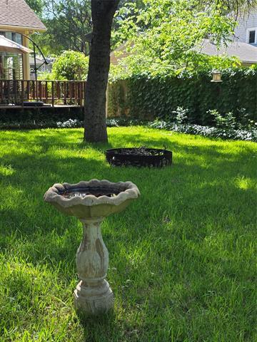 Building Photo - 1425 E Seneca Ct