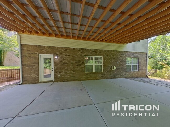 Building Photo - 1814 Woods Ln