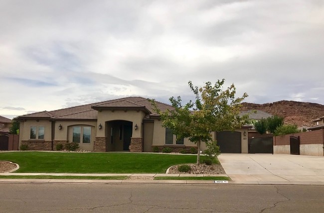 Building Photo - **Beautiful Little Valley Home**