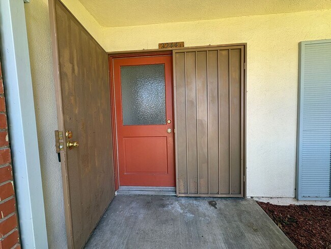 Building Photo - 2244 E Joana Dr