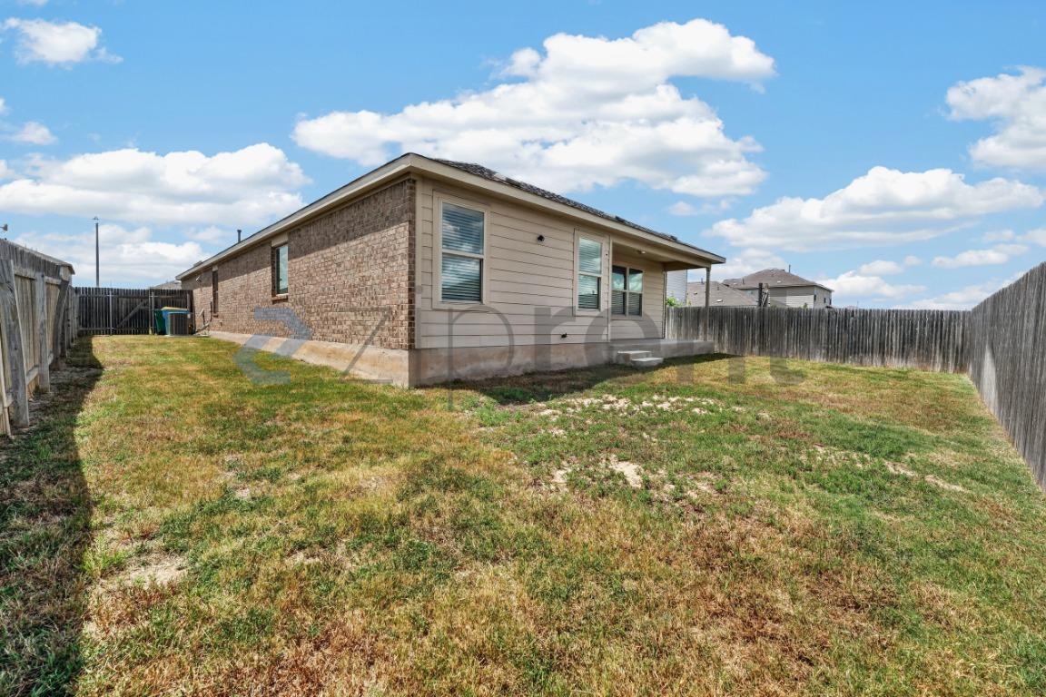 Building Photo - Unit