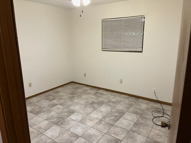 Building Photo - 6064 Bedford Dr