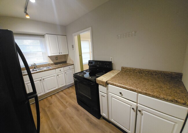 Building Photo - 4438 Harbin St