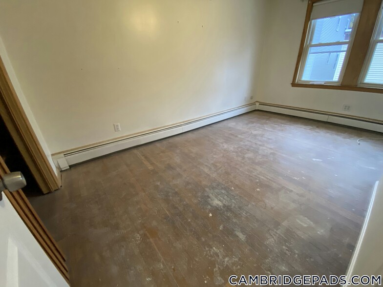 Primary Photo - 161 Otis St