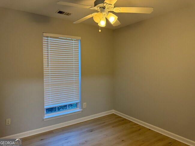 Building Photo - 4209 Zephyrhills Dr