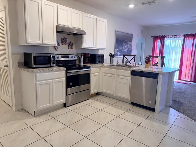 Building Photo - 1156 Cambridge Dr