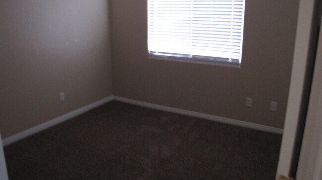 Building Photo - 3711 Campfire Dr