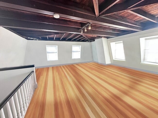 Building Photo - 83 Thorndike St