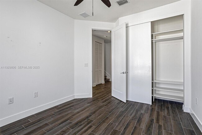 Building Photo - 6308 NW 104th Path