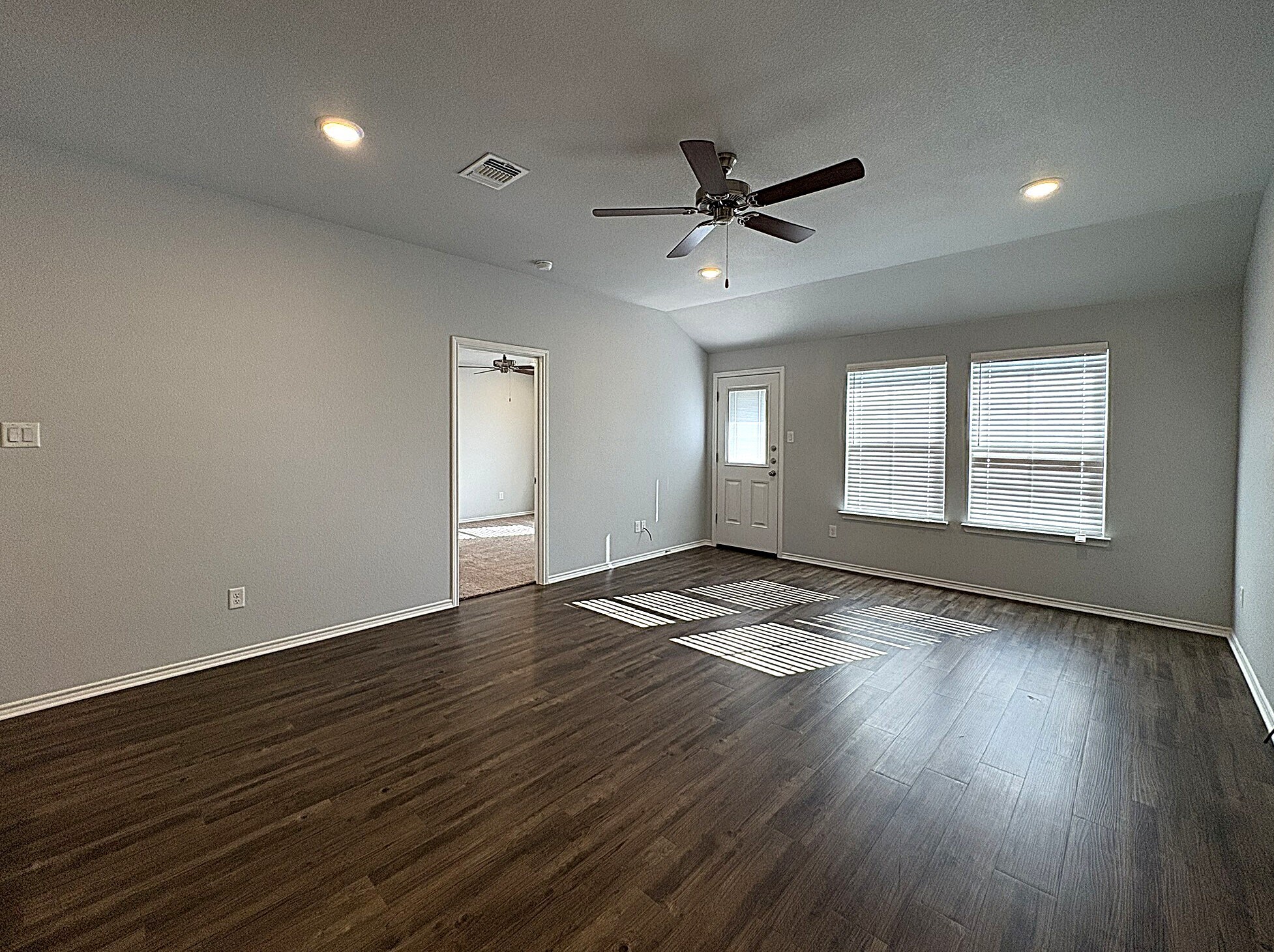 Building Photo - 1202 Lexington Dr