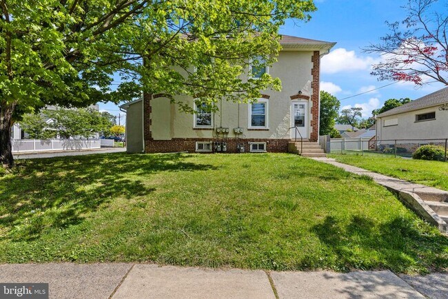 Building Photo - 153 Conestoga Rd