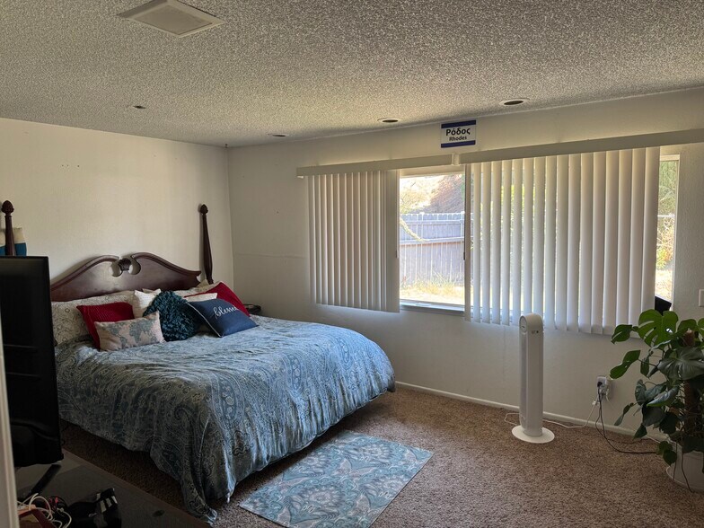 Building Photo - 16241 Via Rancho