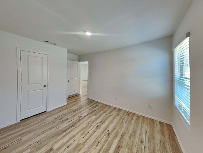 Building Photo - 22255 Stoney Ravine Dr