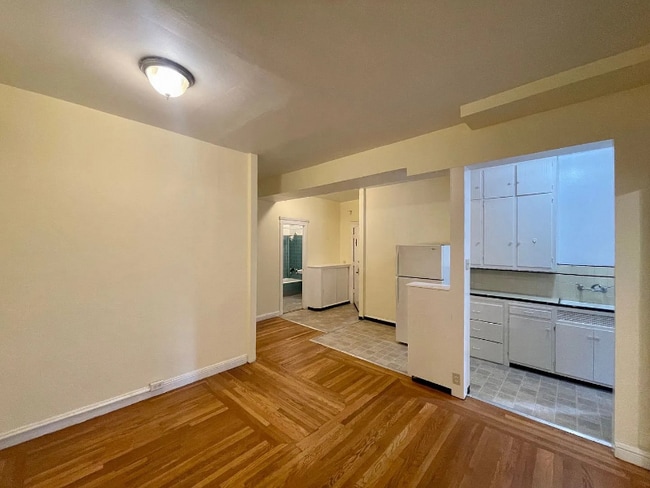 Building Photo - 565-565 Geary St