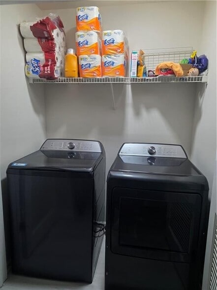 Building Photo - 4106 Dahlgreen Way