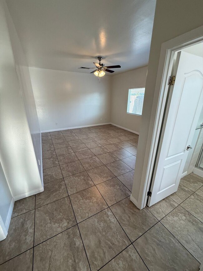Building Photo - 2623 Bagwell Ct