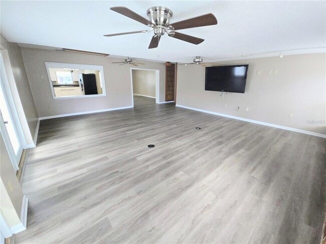 Building Photo - 2150 De La Palma Ave