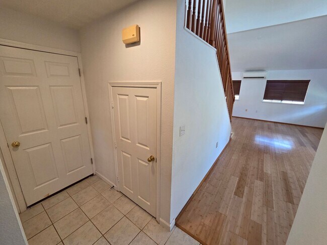 Building Photo - Spacious 2-Bedroom Home with loft in Tropics at Waikele with 2 car Garage