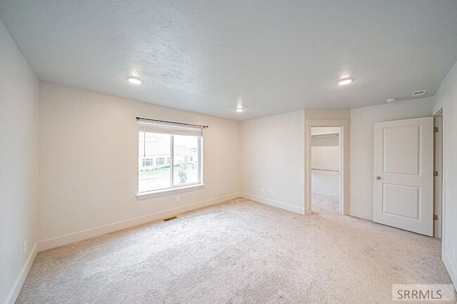 Building Photo - 651 S 2400 W