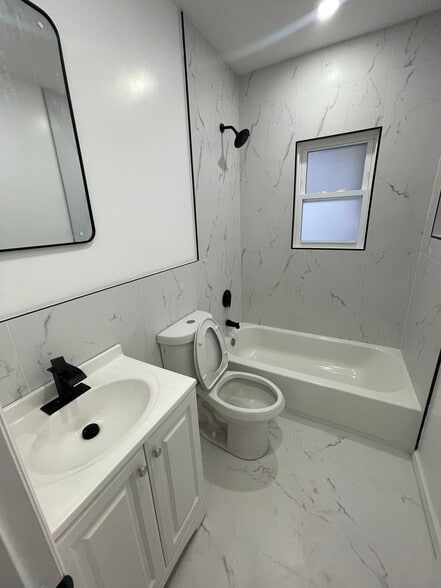 Building Photo - 452 S 1st Ave