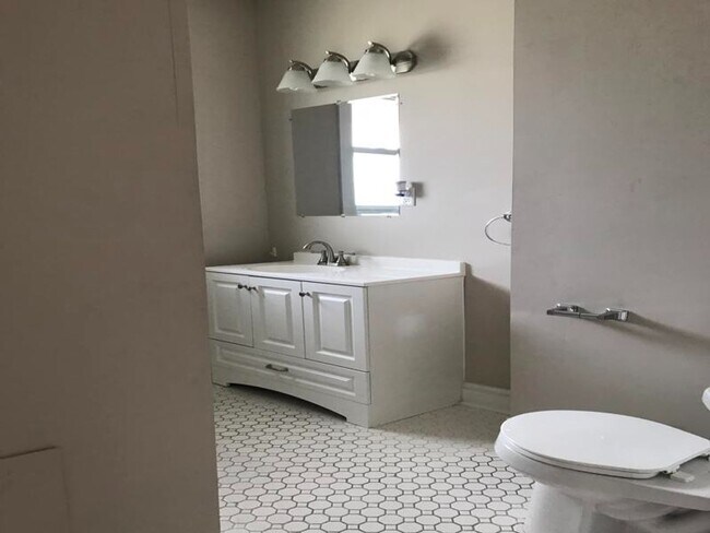 Building Photo - Available June 2026 - Gorgeous Mt. Washington Home w/ Lots of Charm!