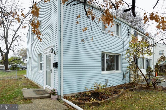 Building Photo - 5627 8th St S