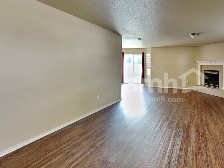 Building Photo - 191 W Tehuti Ct