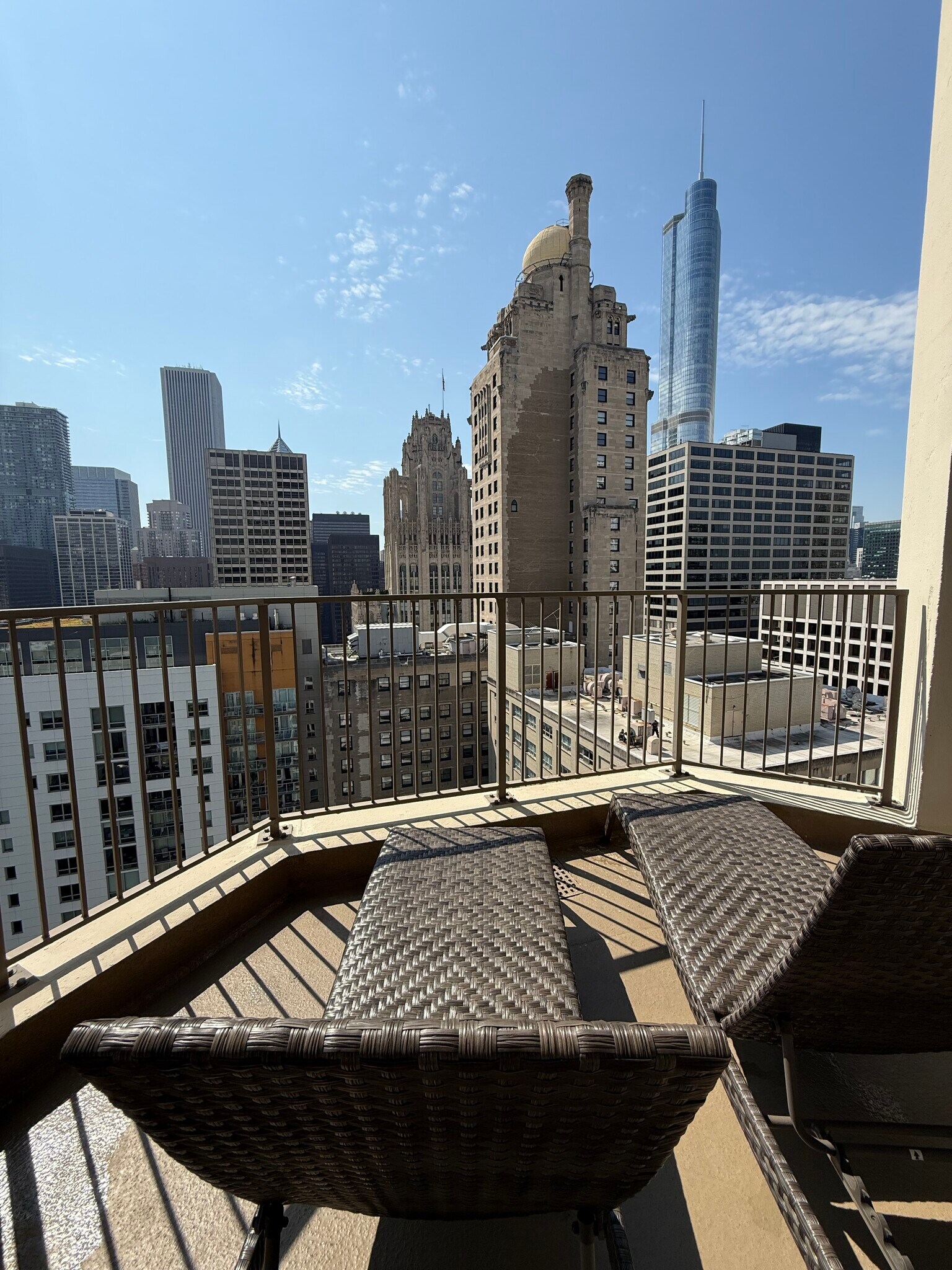 Rooftop Sun Deck - 535 N Michigan Ave