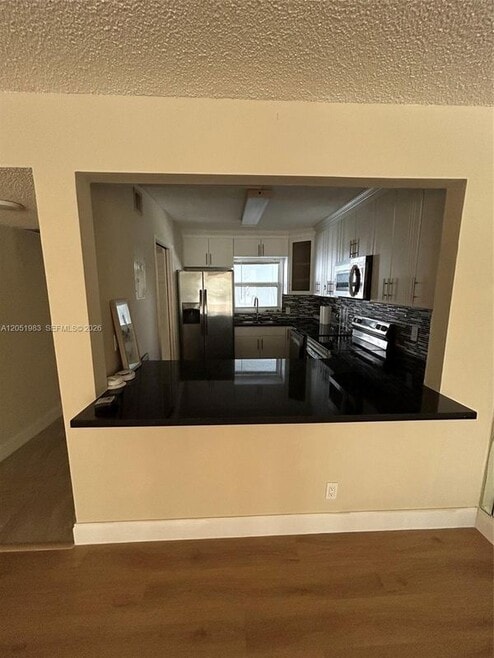 Building Photo - 9461 Evergreen Pl
