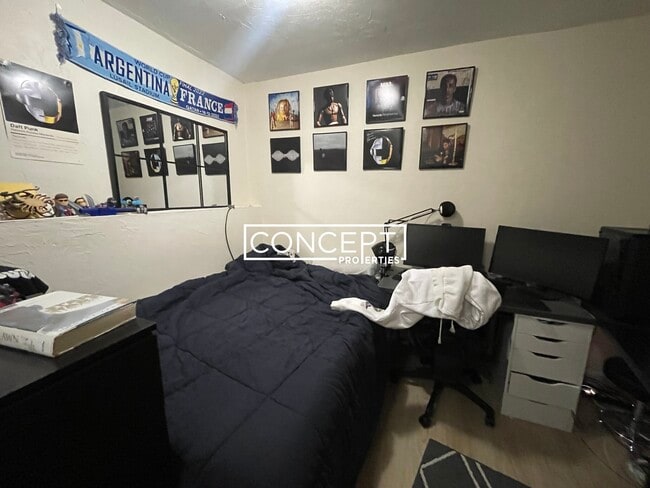 Building Photo - 1430 Tremont St