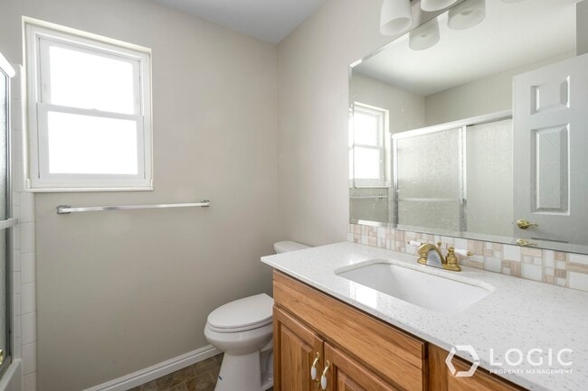 Building Photo - Stunning Home In Excellent Location!