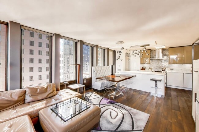 Building Photo - 100 E Walton St