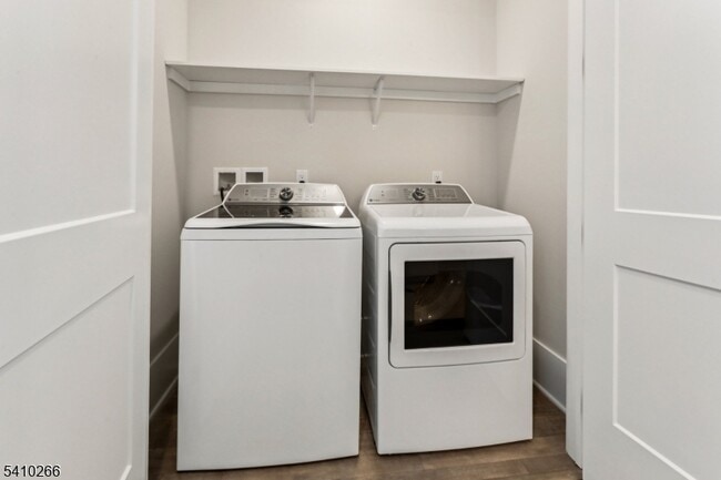 Building Photo - 179 Jasmine Dr