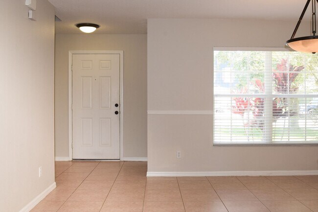 Building Photo - Comfortable 4/2.5 Home at Waterford Trails...
