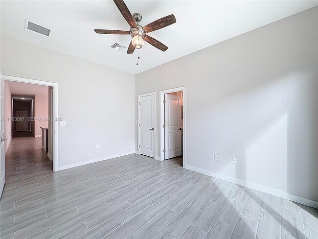 Building Photo - 406 NW 41st St