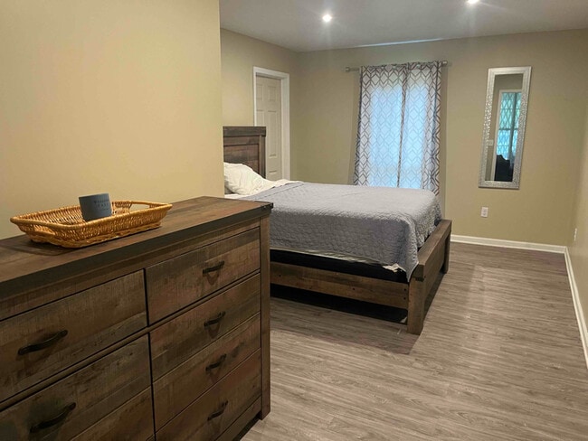 Building Photo - 578 Tuscarora Rd