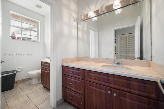 Building Photo - 1360 SW 142nd Ave