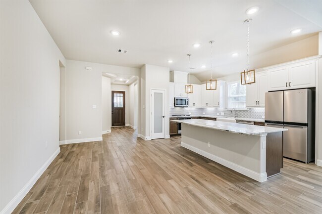 Building Photo - 16615 Tranquility Grove Dr