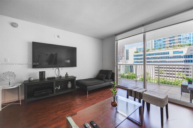 Building Photo - 1200 Brickell Bay Dr
